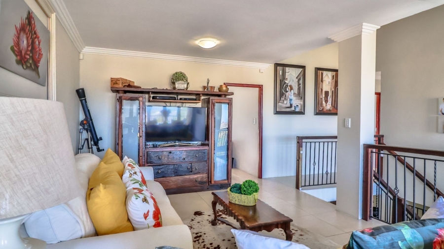 6 Bedroom Property for Sale in Franskraal Western Cape